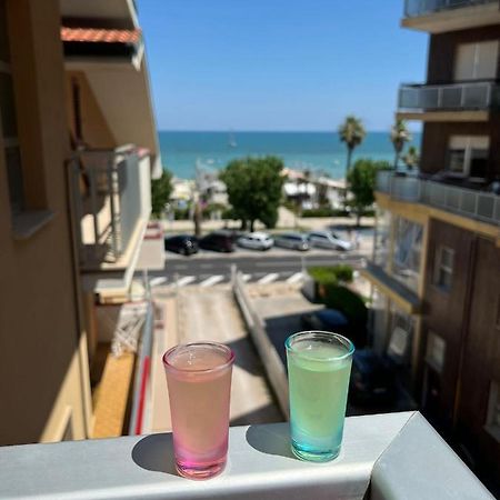 Bella Alba Apartment On The Beach Alba Adriatica Kültér fotó
